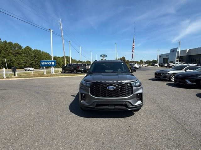 Certified 2025 Ford Explorer ST-Line AWD/4WD image 2