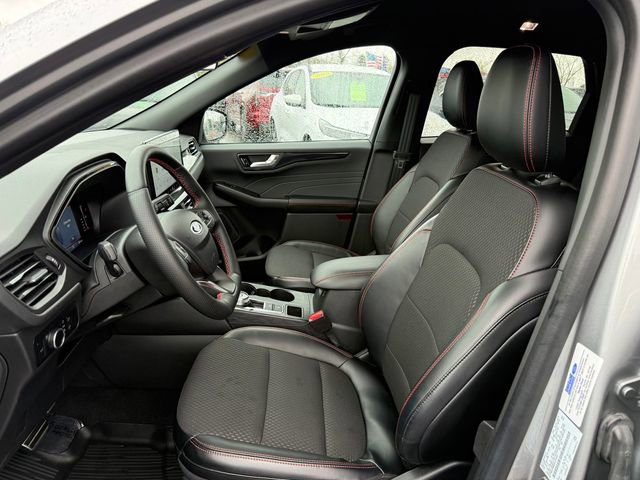 Certified 2024 Ford Escape ST-Line w/ Tech Pack #1 AWD/4WD image 6
