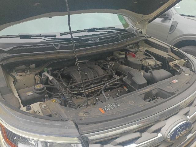 Certified 2018 Ford Explorer XLT w/ Equipment Group 202A FWD image 23