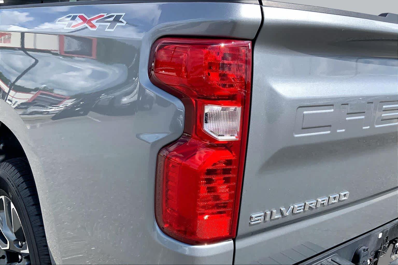 Used 2023 Chevrolet Silverado 1500 LT AWD/4WD image 26