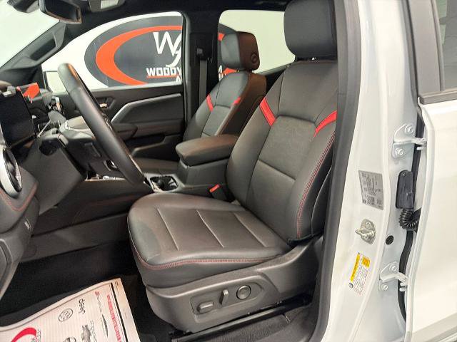 Used 2025 Chevrolet Colorado Z71 w/ Z71 Convenience Package 2 AWD/4WD image 27