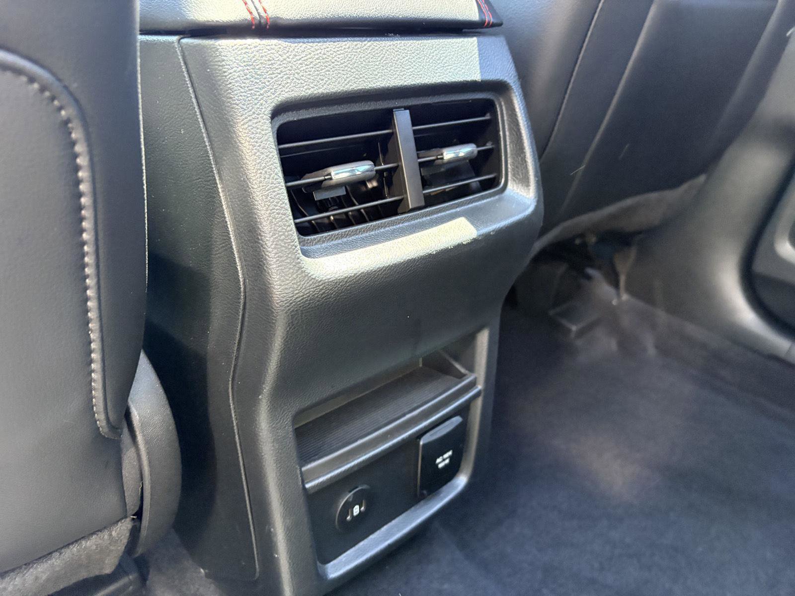 Certified 2024 Ford Edge ST-Line w/ Class II Trailer Tow Package AWD/4WD image 18