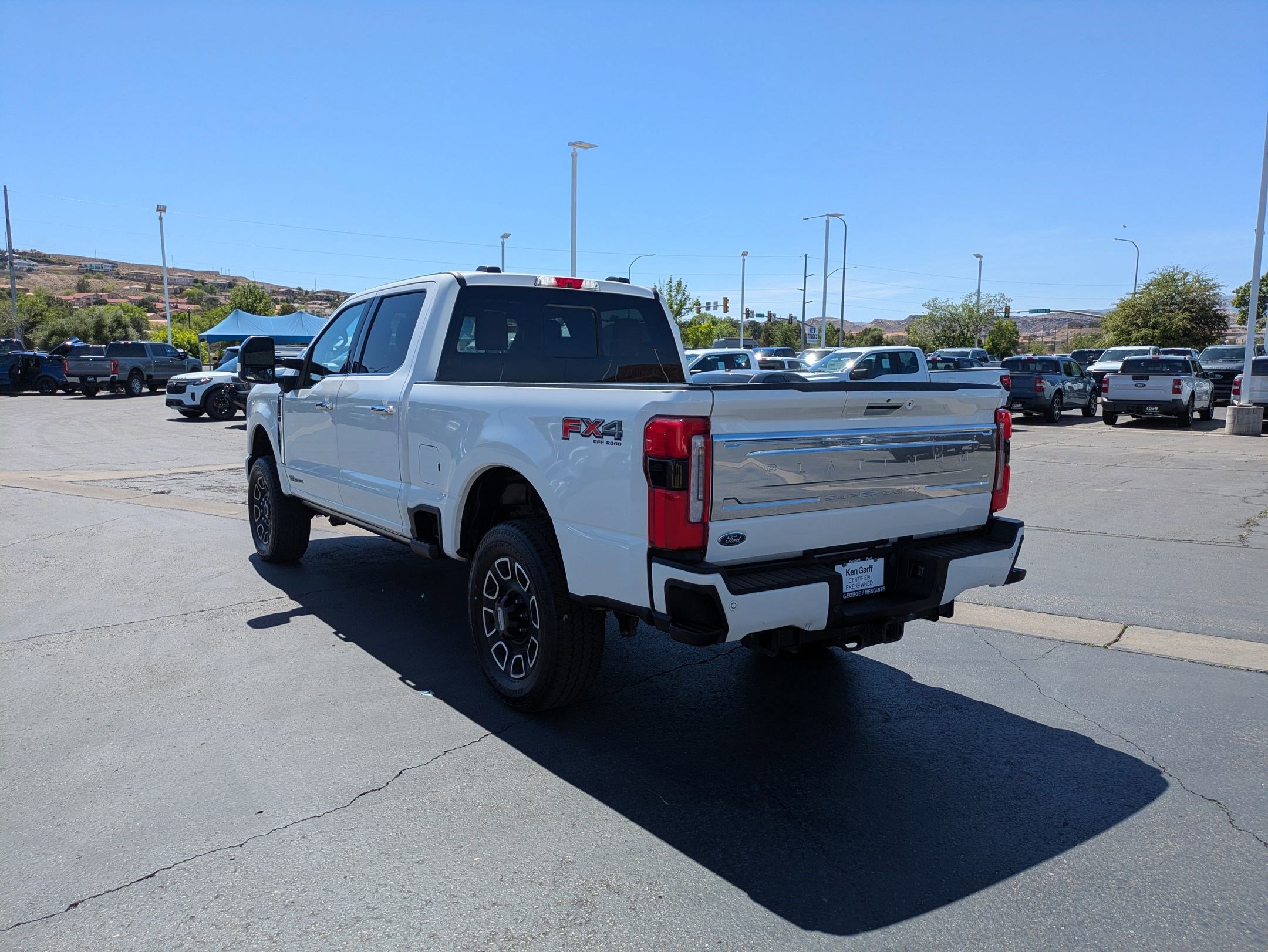 Certified 2023 Ford F250 Platinum w/ FX4 Off-Road Package AWD/4WD image 3