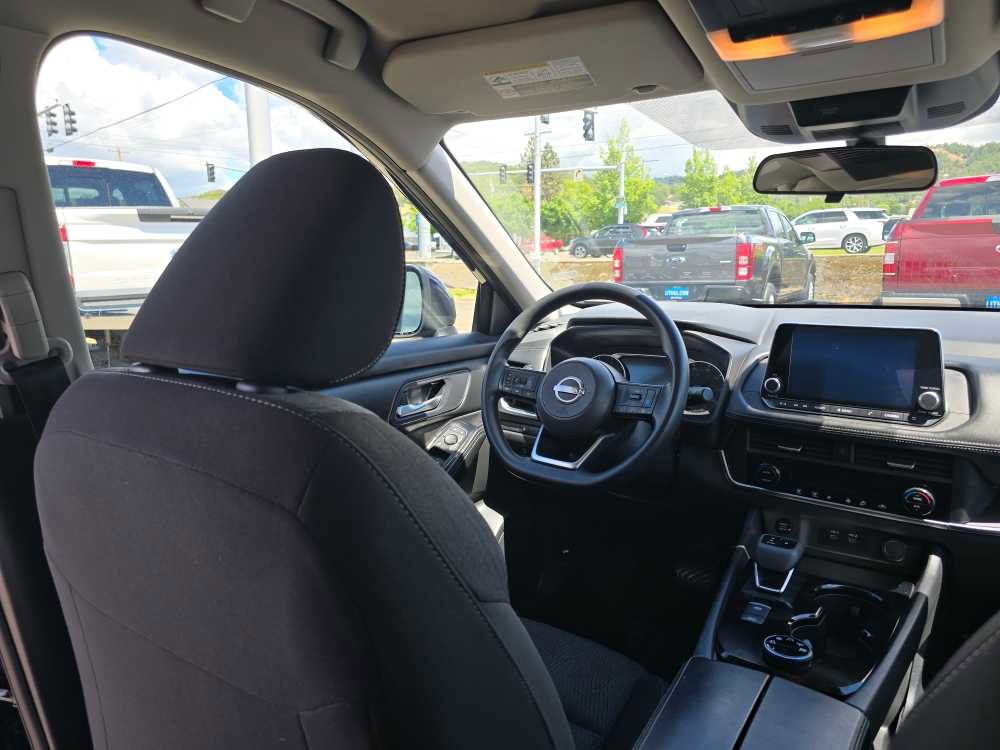 Used 2024 Nissan Rogue SV AWD/4WD image 10