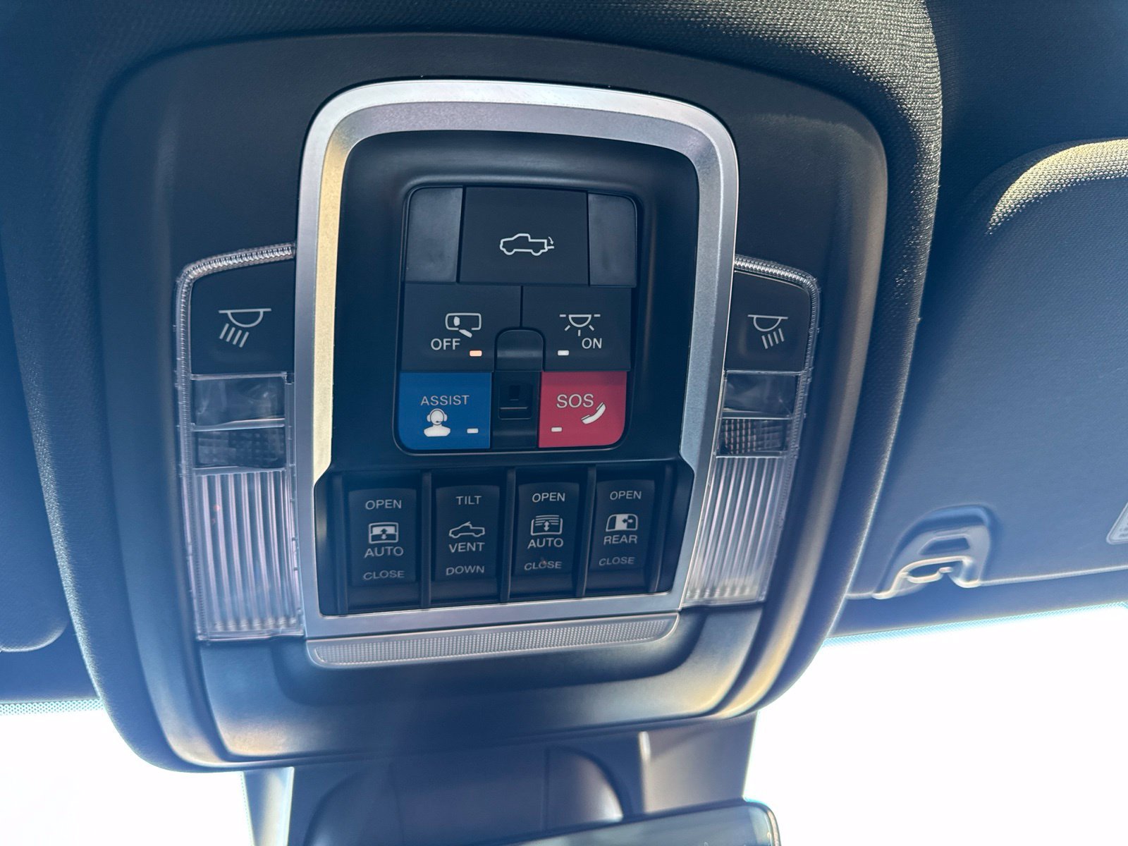 Used 2023 RAM 1500 Laramie AWD/4WD image 39
