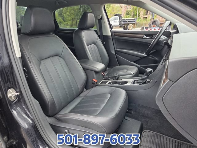 Used 2020 Volkswagen Passat 2.0T SEL FWD image 17