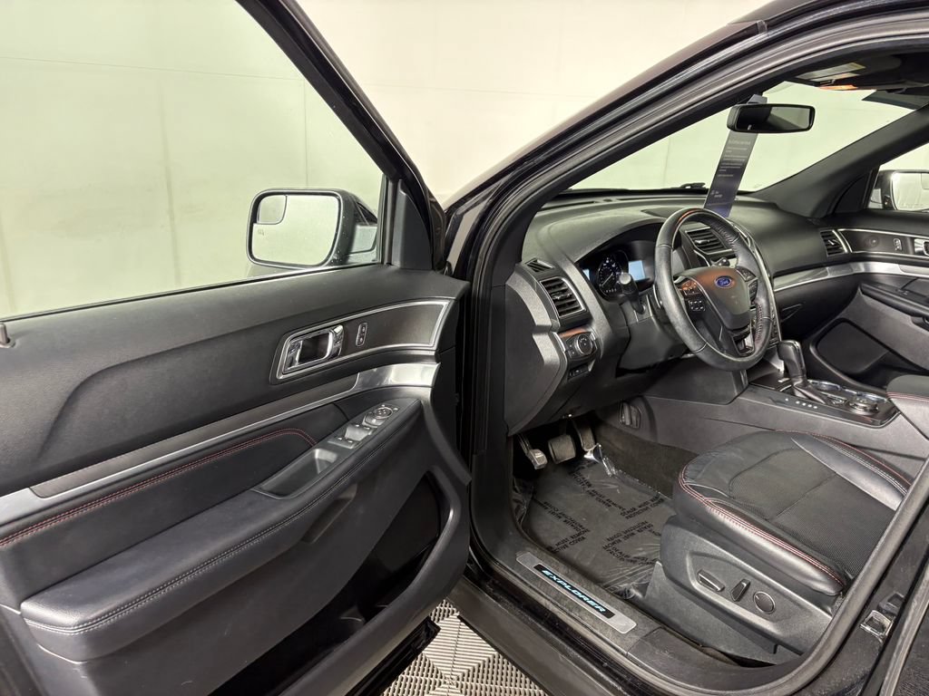 Certified 2018 Ford Explorer Sport AWD/4WD image 11
