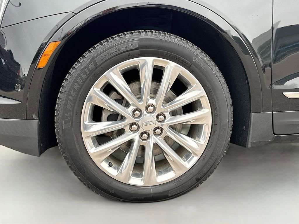Used 2017 Cadillac XT5 Platinum w/ Driver Assist Package image 24