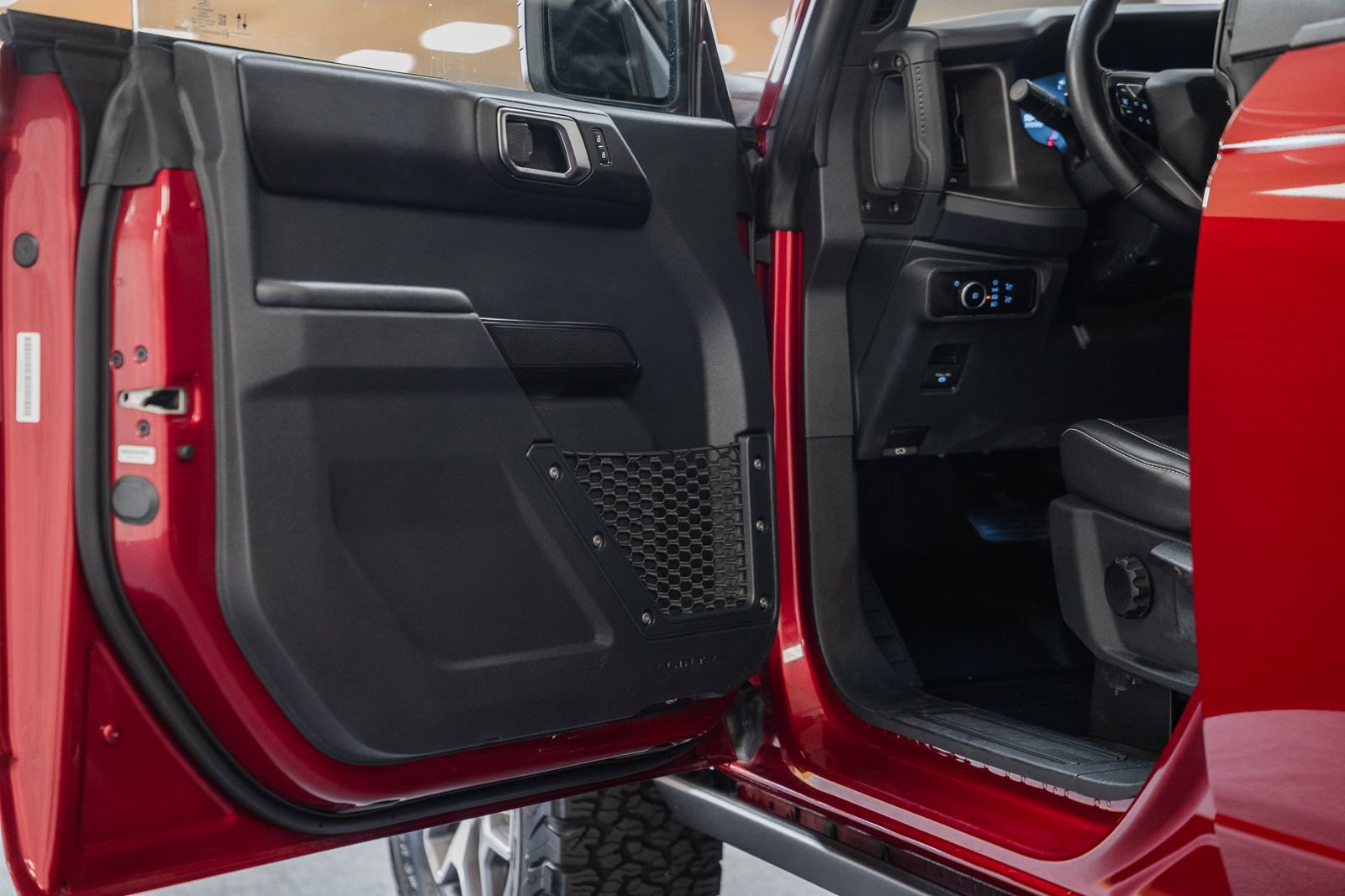 Certified 2025 Ford Bronco Badlands image 42