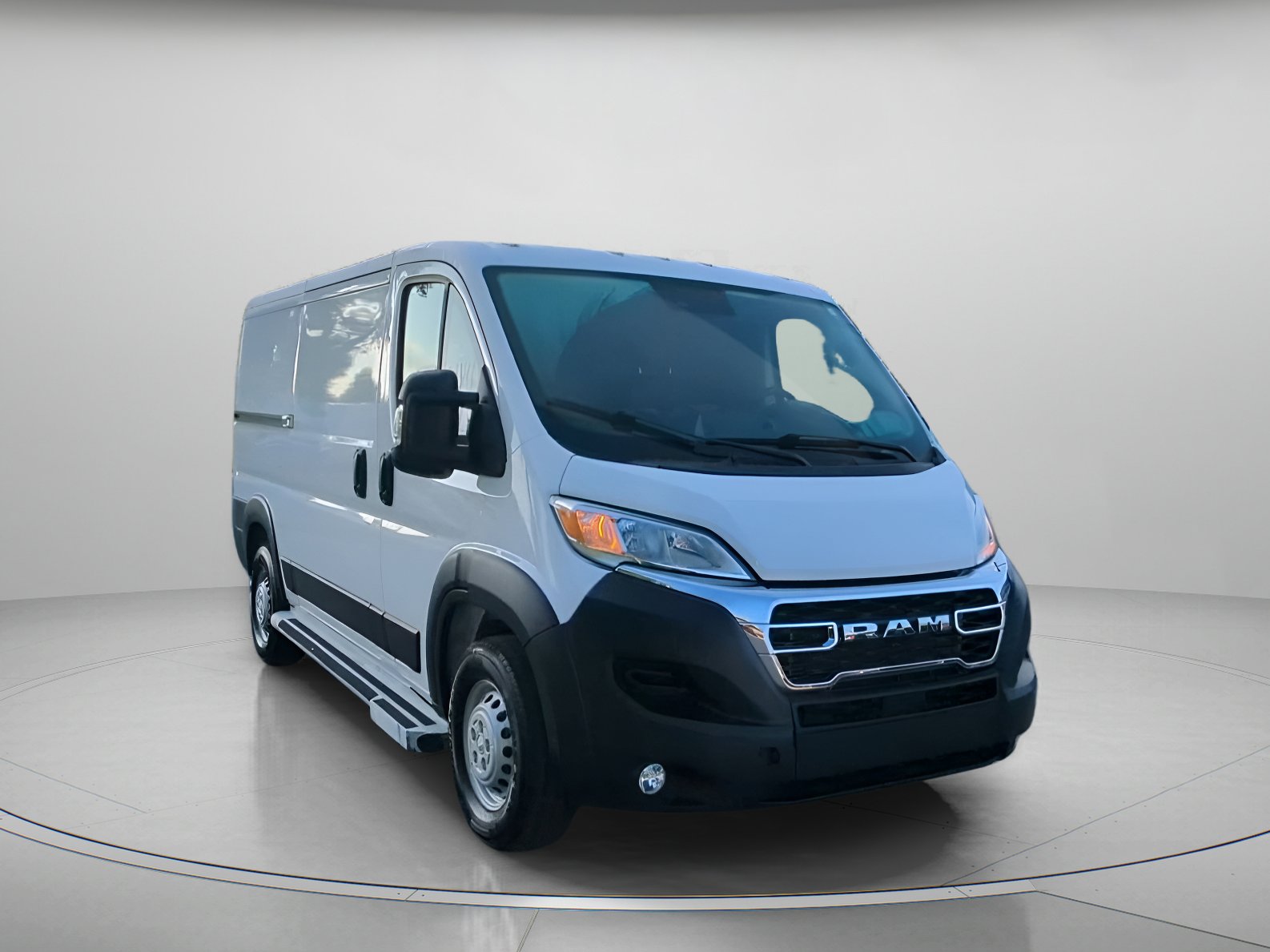 Used 2025 RAM ProMaster 2500 w/ U-Haul Equipment Group FWD image 4