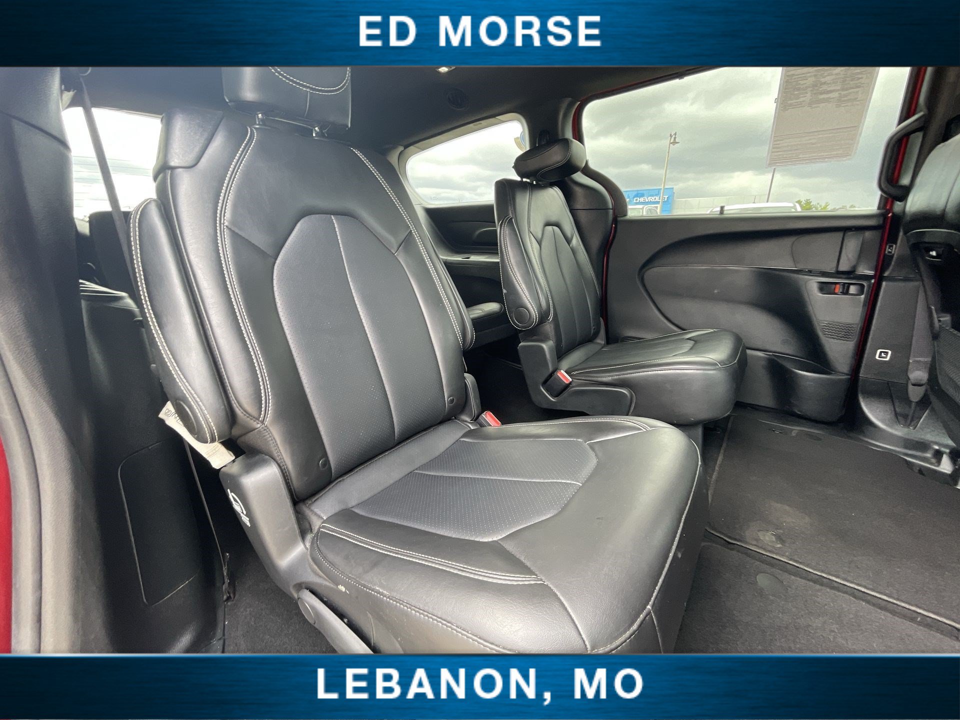 Used 2025 Chrysler Pacifica Select FWD image 25