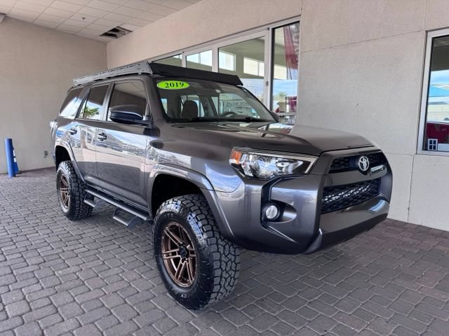 Used 2019 Toyota 4Runner SR5 AWD/4WD image 7