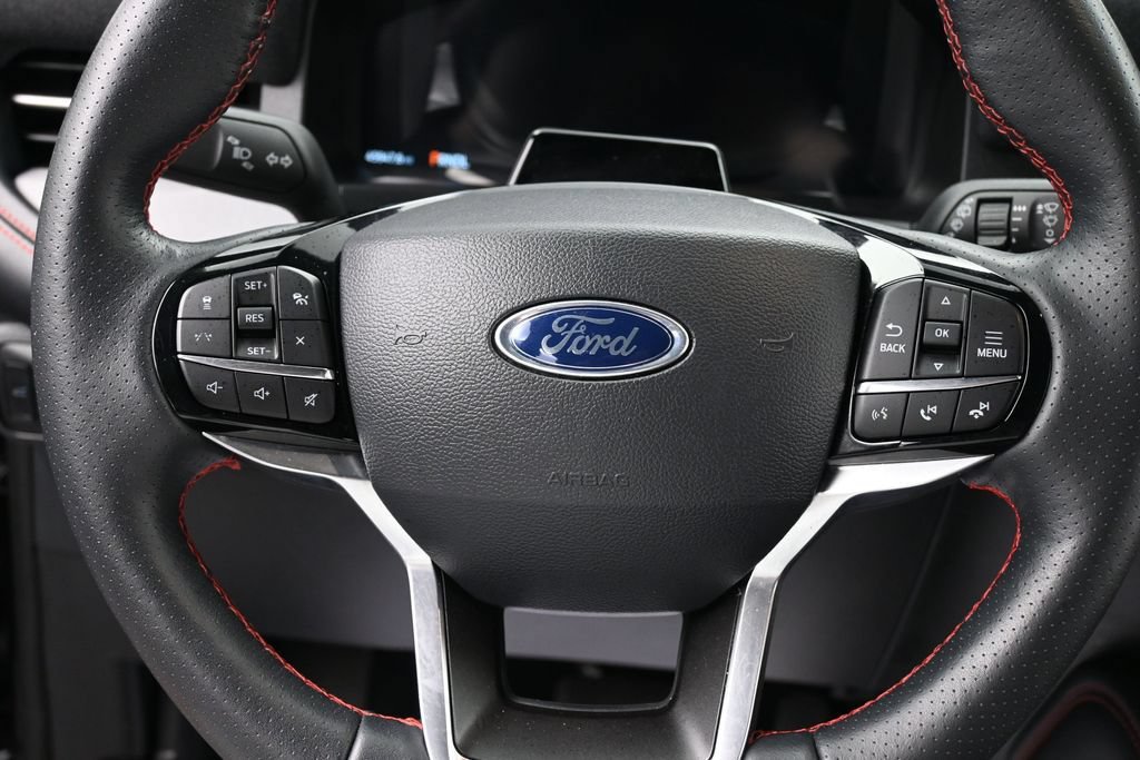 Certified 2025 Ford Explorer ST-Line AWD/4WD image 15