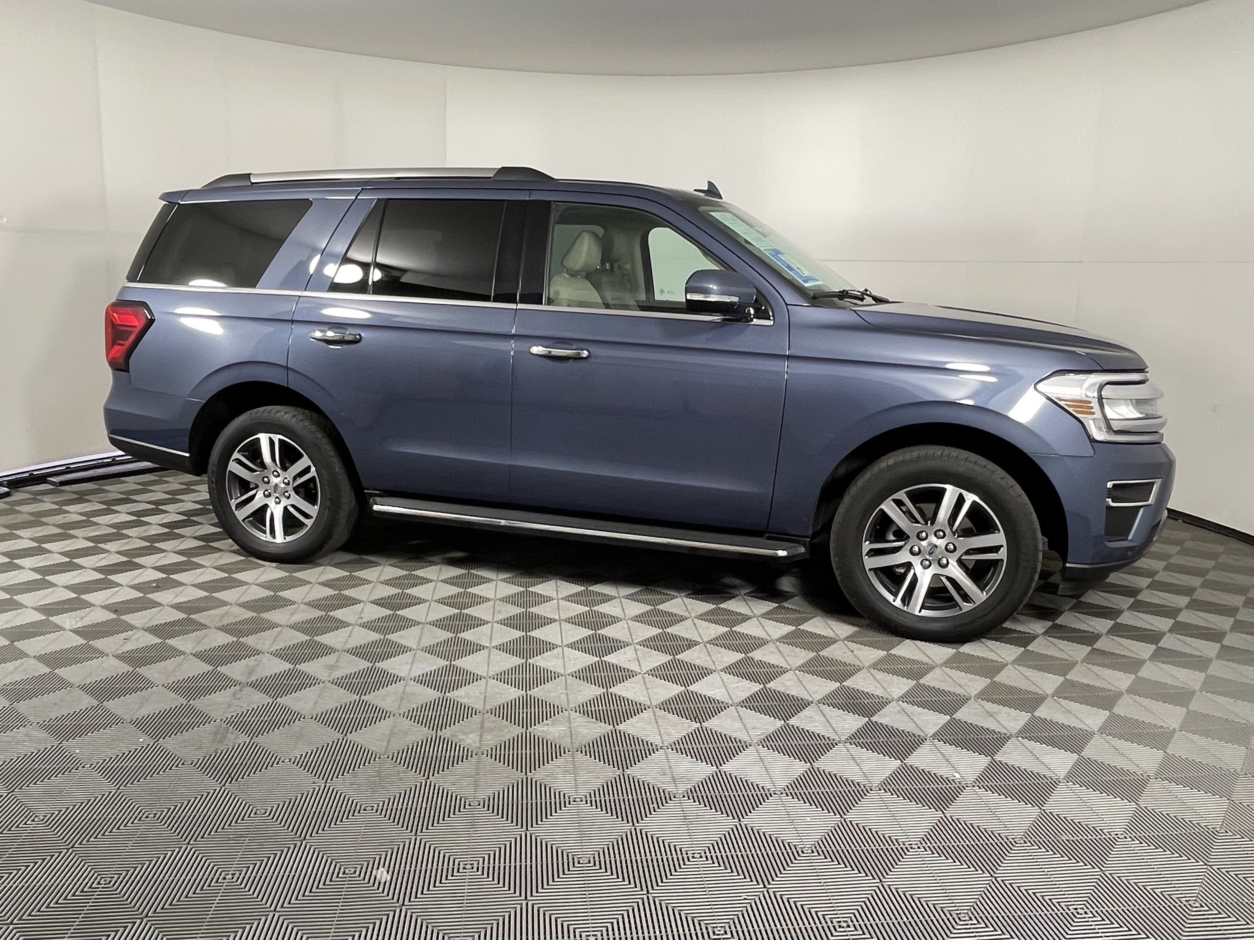 Certified 2023 Ford Expedition Limited AWD/4WD image 6