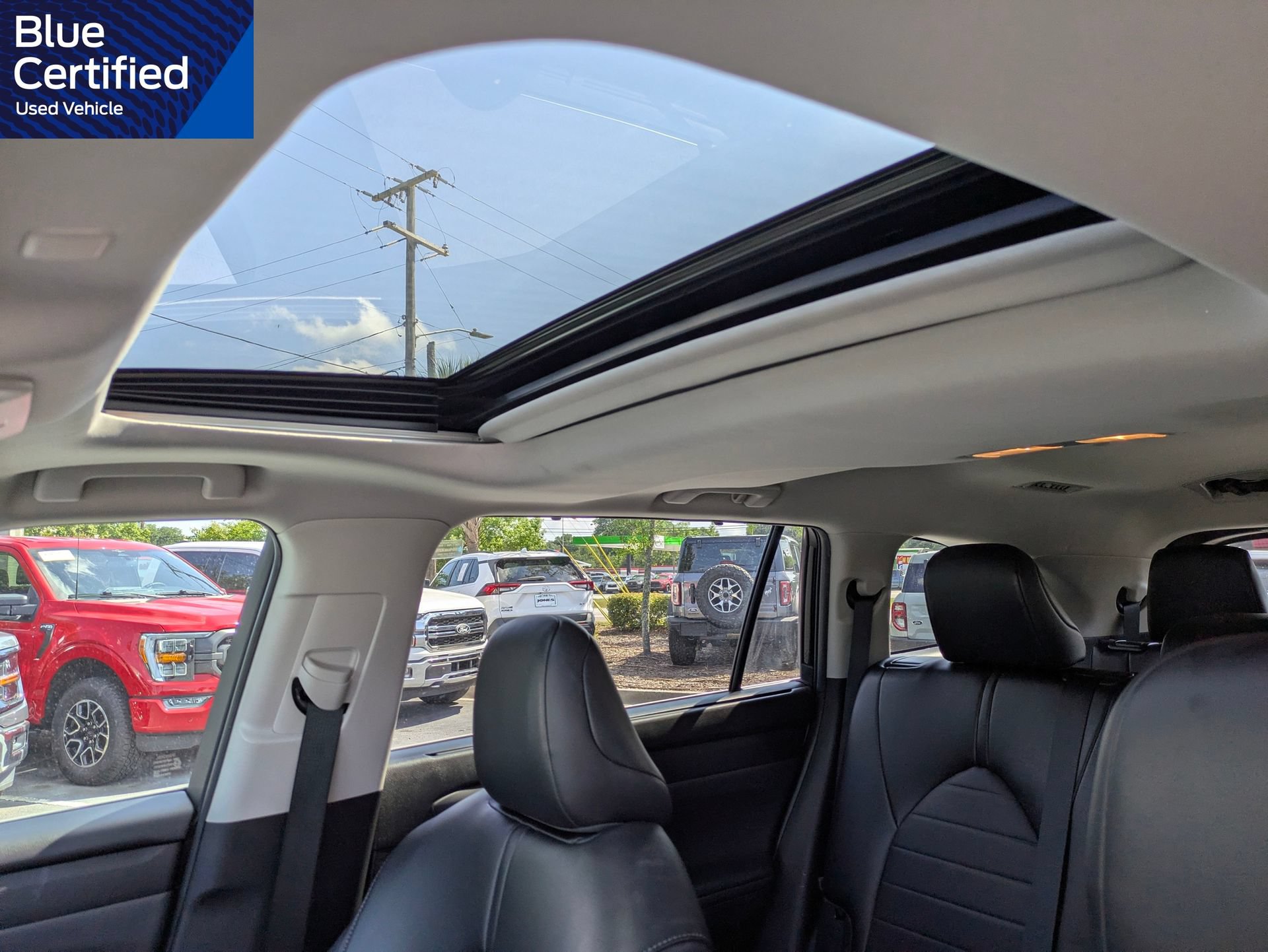 Used 2022 Toyota Highlander XLE FWD image 25