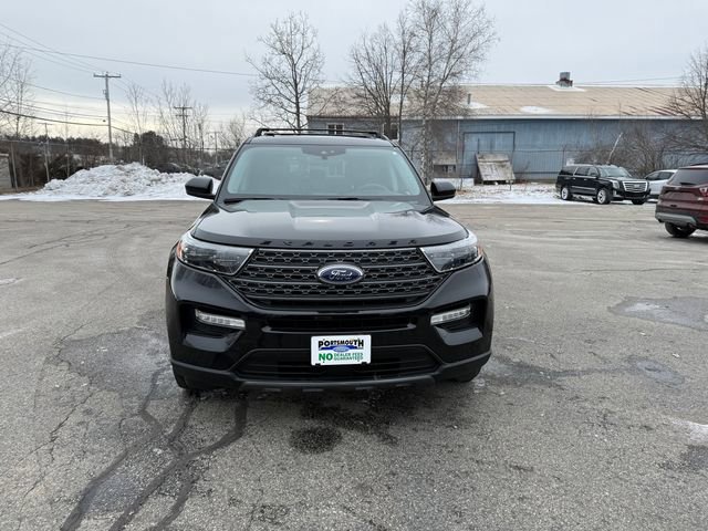 Certified 2022 Ford Explorer XLT w/ Equipment Group 202A image 9