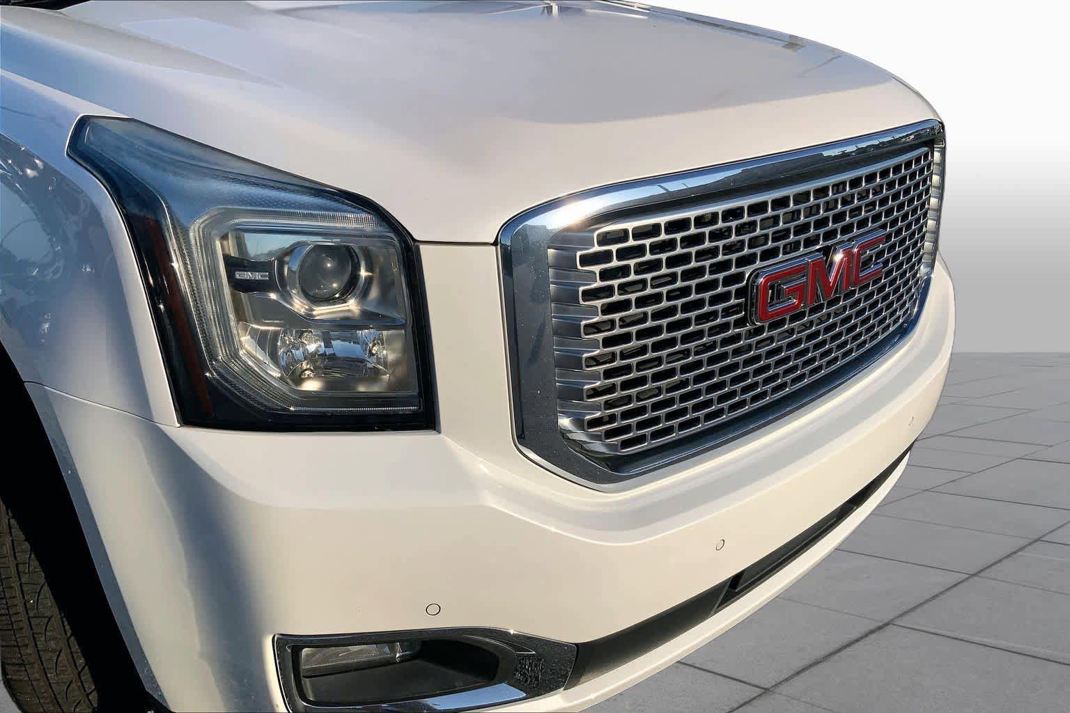 Used 2017 GMC Yukon Denali w/ Open Road Package AWD/4WD image 29