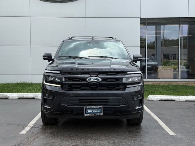 Certified 2023 Ford Expedition Limited AWD/4WD image 3
