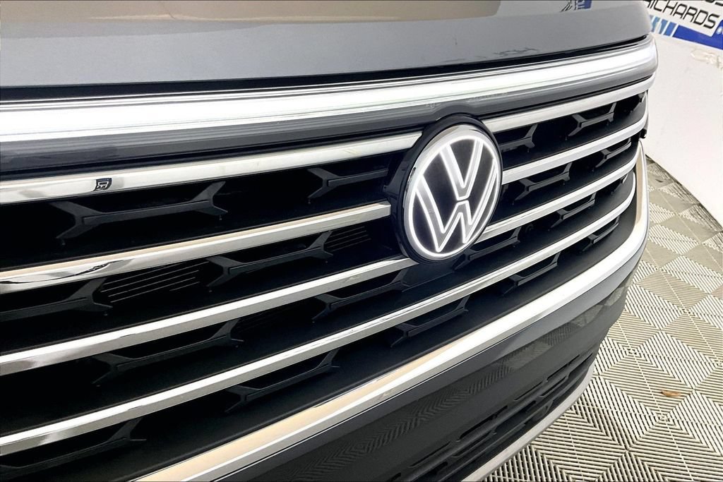 Used 2025 Volkswagen Atlas SE FWD image 24