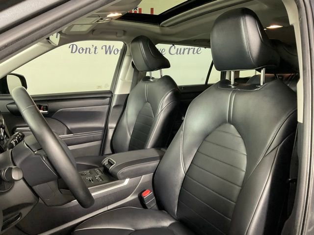 Used 2020 Toyota Highlander XLE image 14