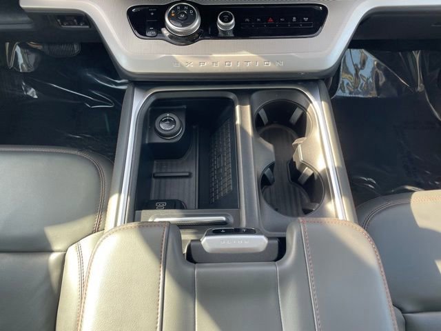 Certified 2025 Ford Expedition Active image 14