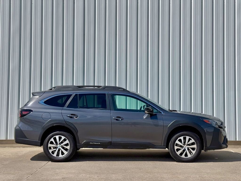 Used 2023 Subaru Outback Premium AWD/4WD image 7