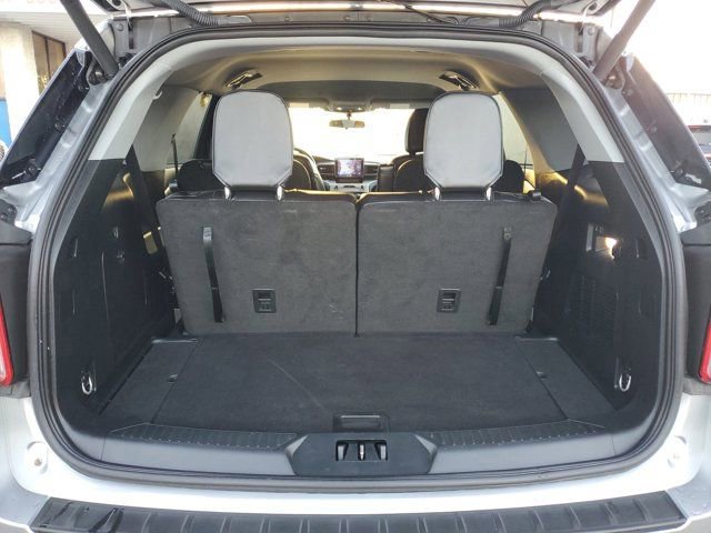 Certified 2023 Ford Explorer XLT w/ Equipment Group 202A image 8
