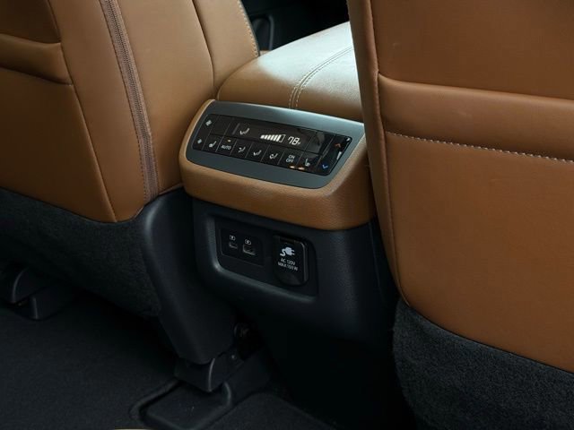 Used 2023 Nissan Pathfinder Platinum w/ Cargo Package image 36