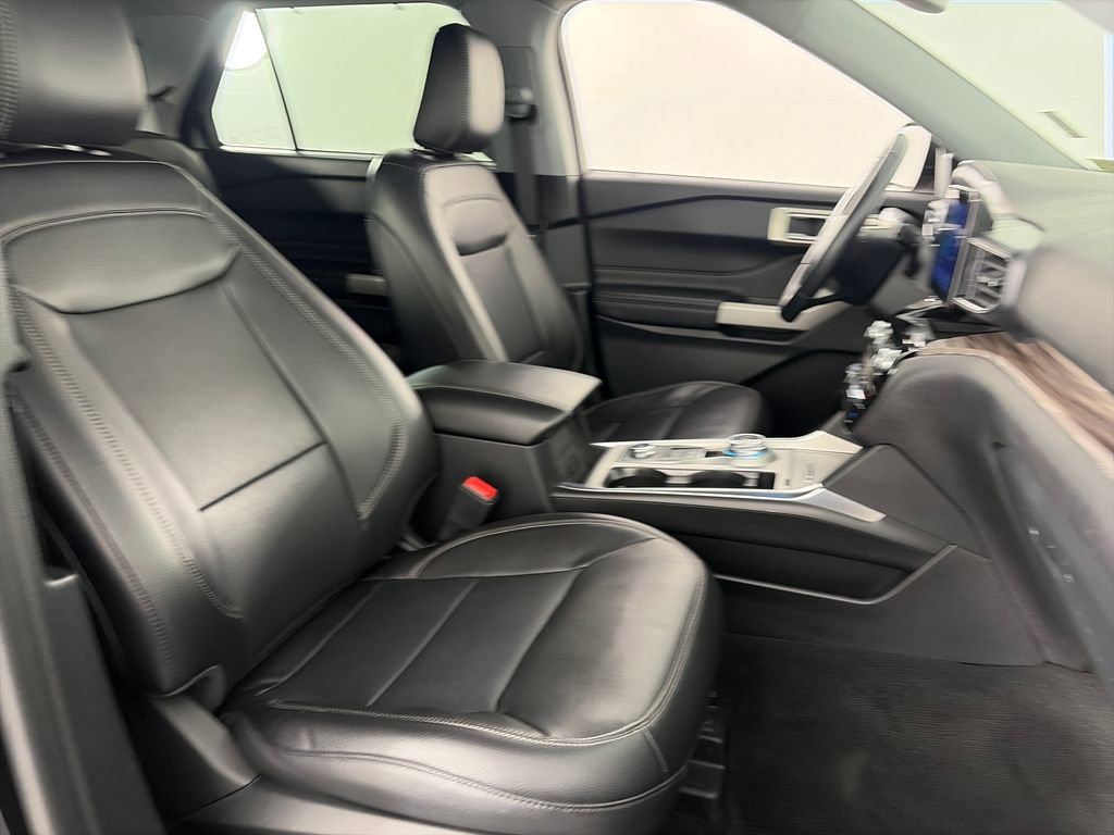 Certified 2023 Ford Explorer Limited w/ Equipment Group 301A AWD/4WD image 32