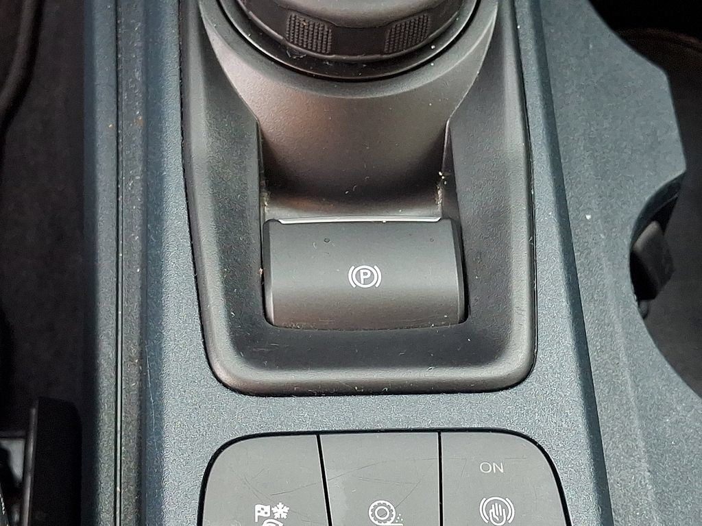 Certified 2024 Ford Maverick Lariat w/ Black Appearance Package FWD image 23