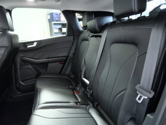 Certified 2025 Ford Escape Platinum w/ Premium Technology Package AWD/4WD image 15
