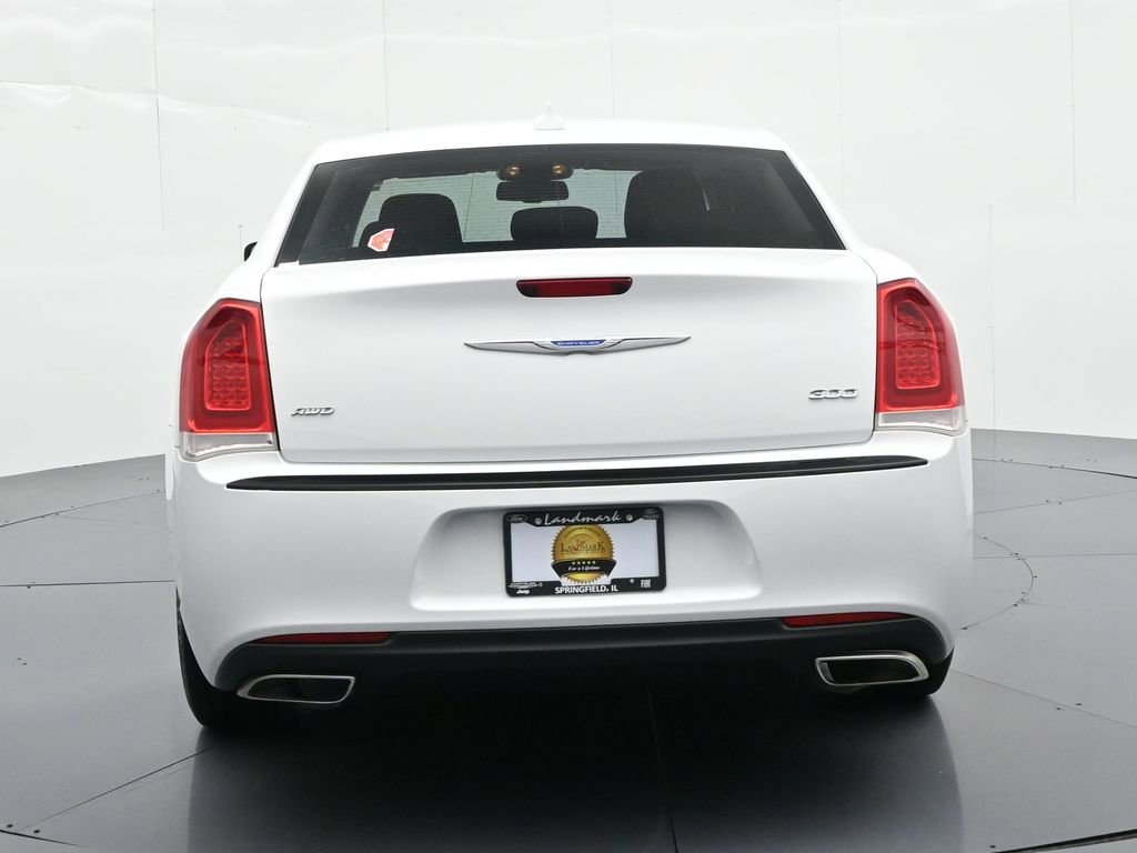 Used 2022 Chrysler 300 Touring AWD/4WD image 7