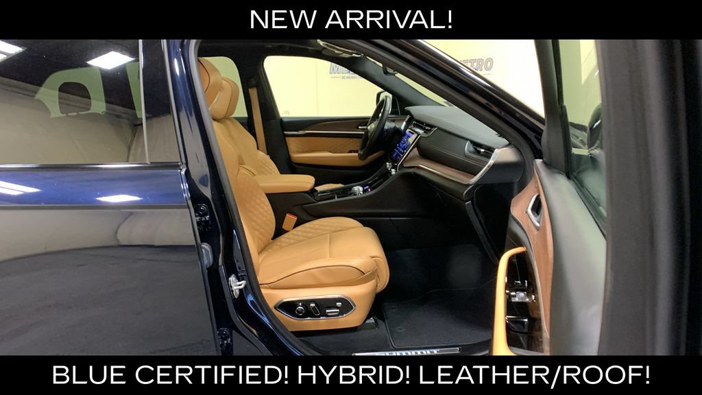 Used 2022 Jeep Grand Cherokee Summit AWD/4WD image 14