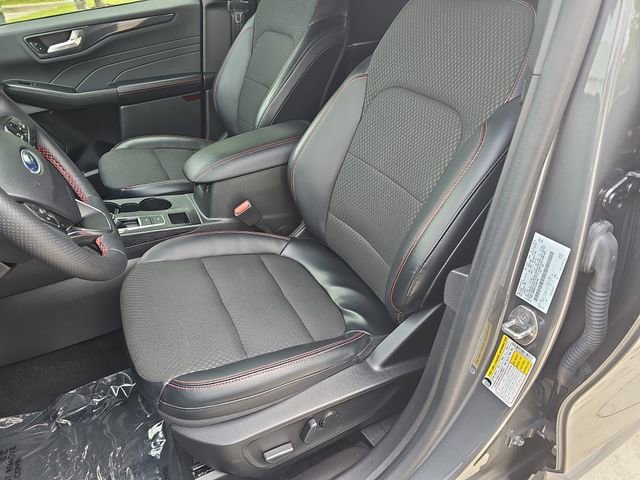 Certified 2023 Ford Escape ST-Line w/ Tech Pack #1 AWD/4WD image 15