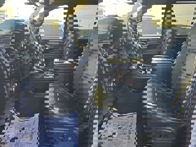 Used 2023 GMC Yukon XL SLT w/ SLT Luxury Package image 7