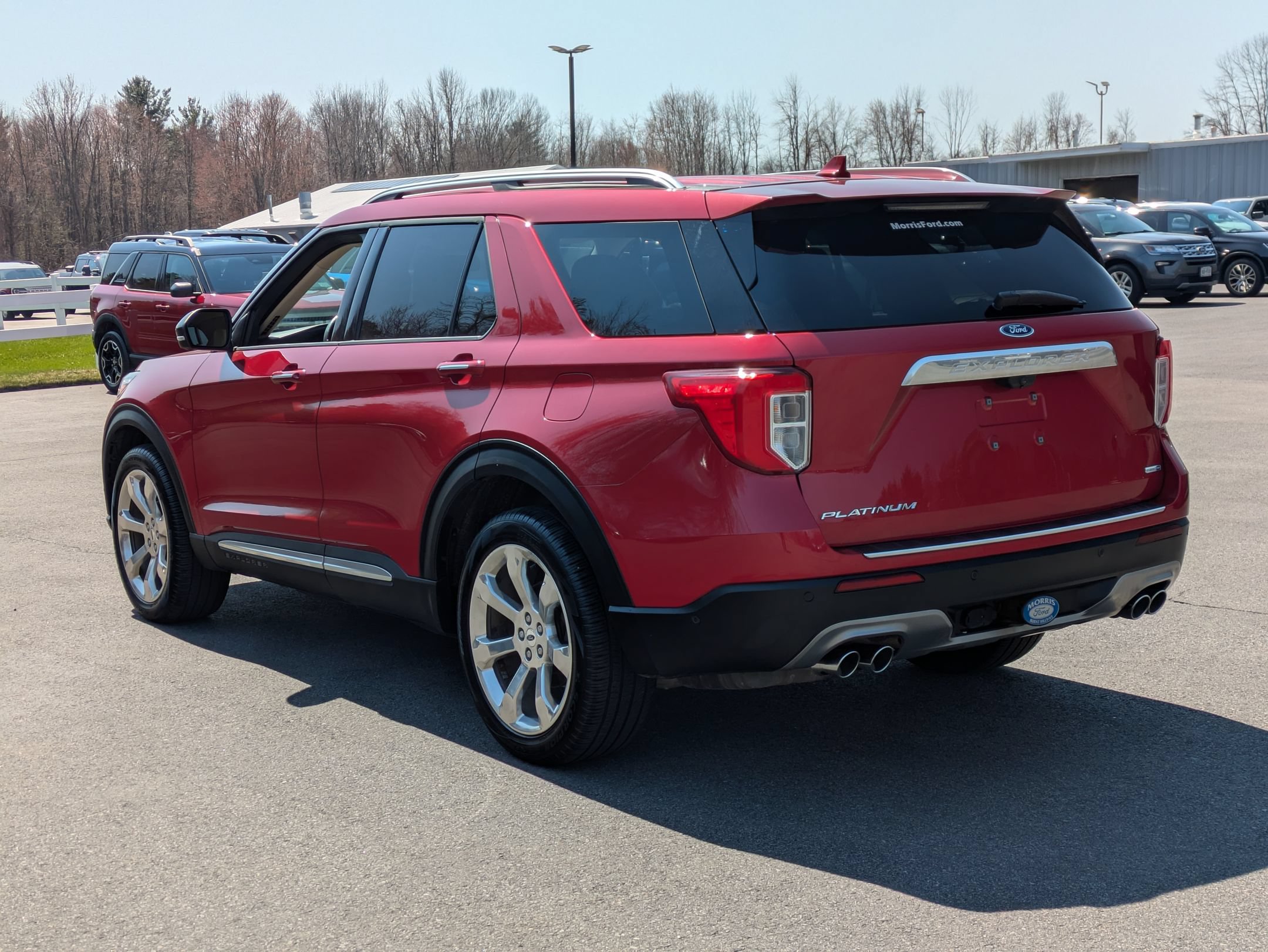 Certified 2020 Ford Explorer Platinum w/ Premium Technology Package AWD/4WD image 4