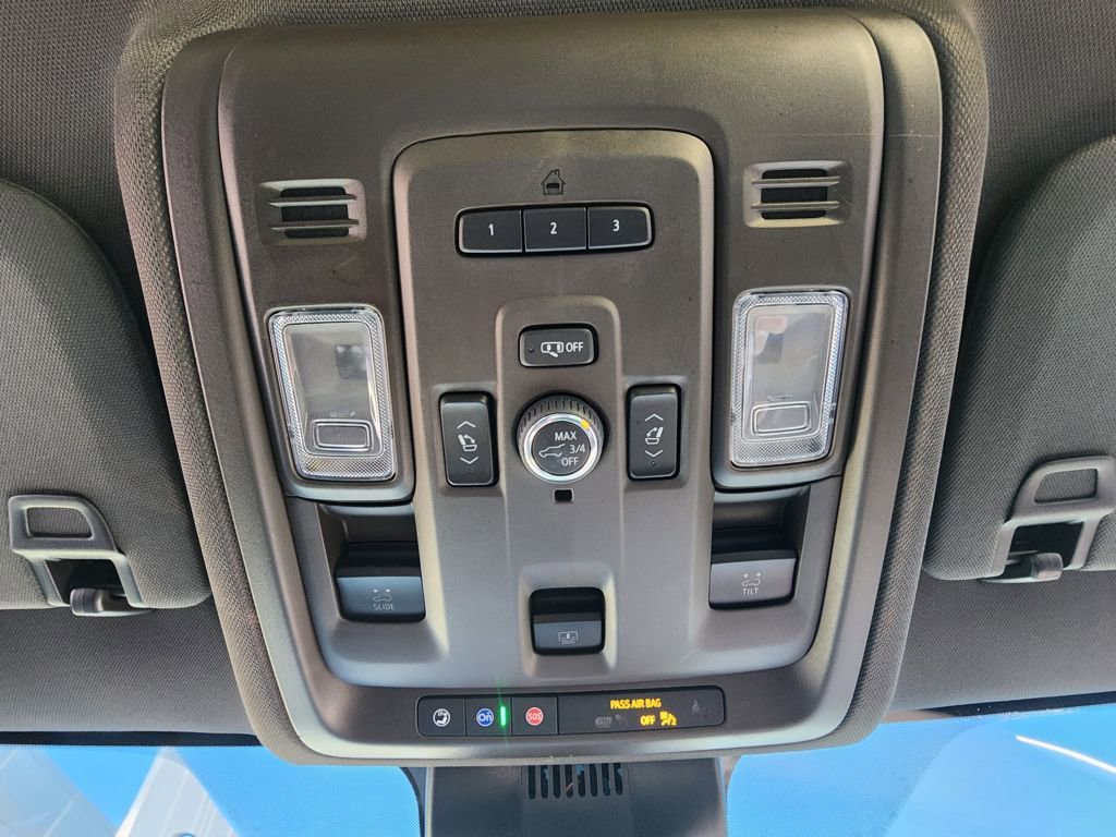 Used 2023 Chevrolet Tahoe Z71 w/ Luxury Package image 19