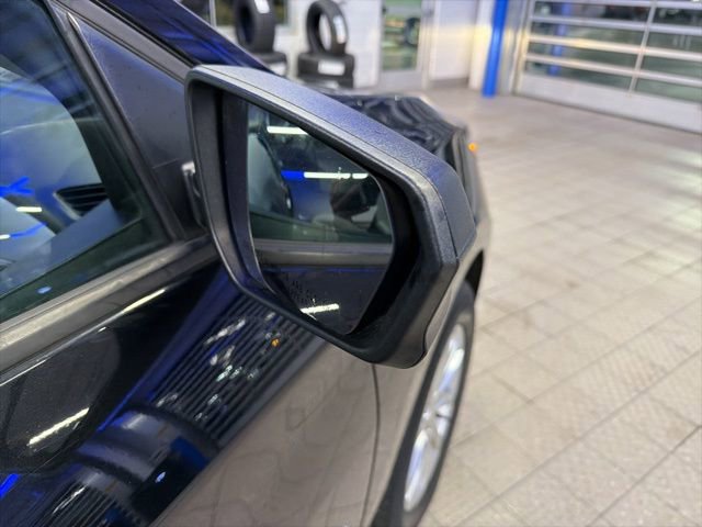 Used 2020 Chevrolet Equinox LS w/ LS Convenience Package image 5