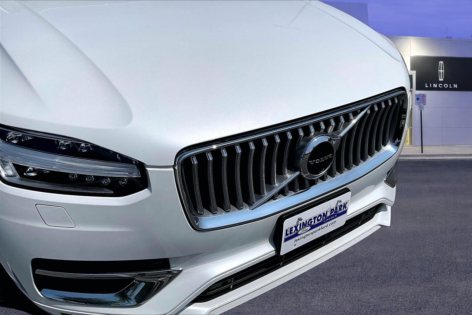 Used 2022 Volvo XC90 T8 Inscription w/ Advanced Package AWD/4WD image 34