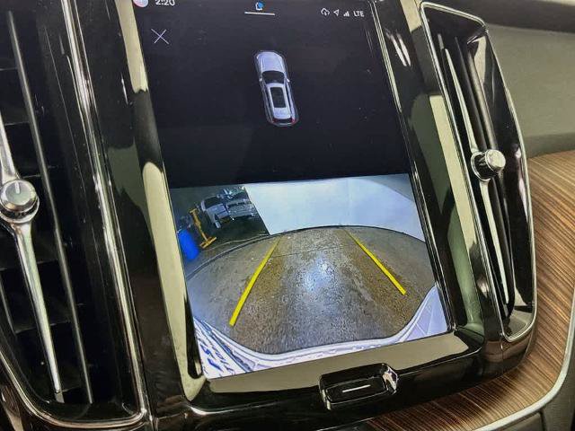 Used 2022 Volvo XC60 B5 Momentum w/ Advanced Package FWD image 27