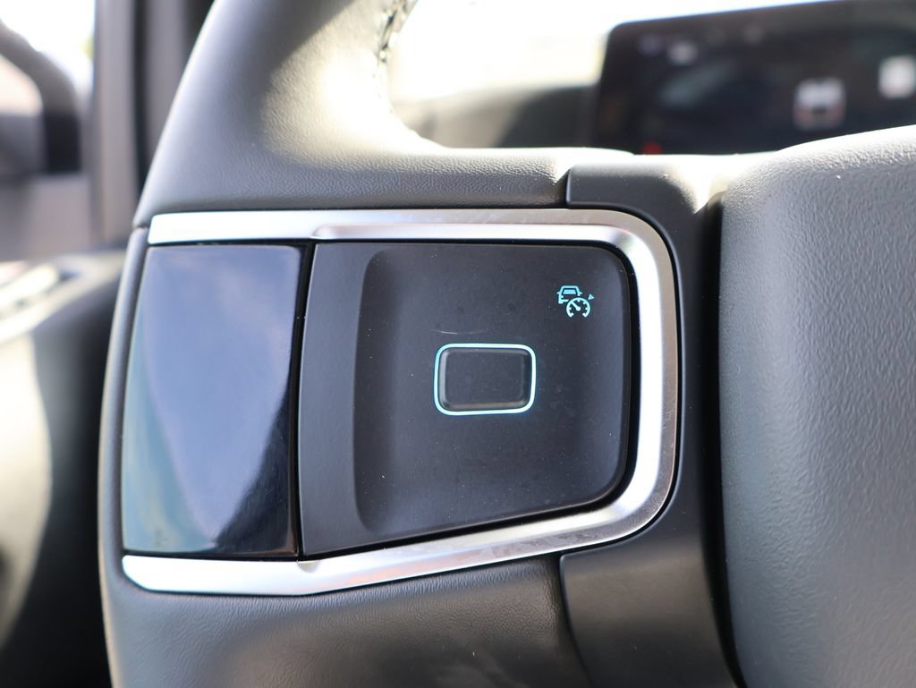 Certified 2025 Ford Expedition Active AWD/4WD image 28