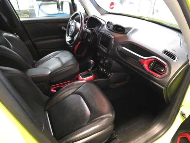 Used 2018 Jeep Renegade Trailhawk image 11