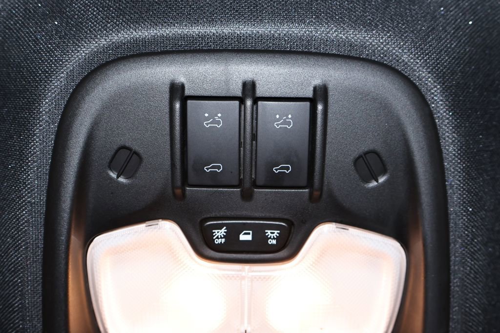 Used 2024 Chevrolet Colorado ZR2 w/ ZR2 Convenience Package III image 38