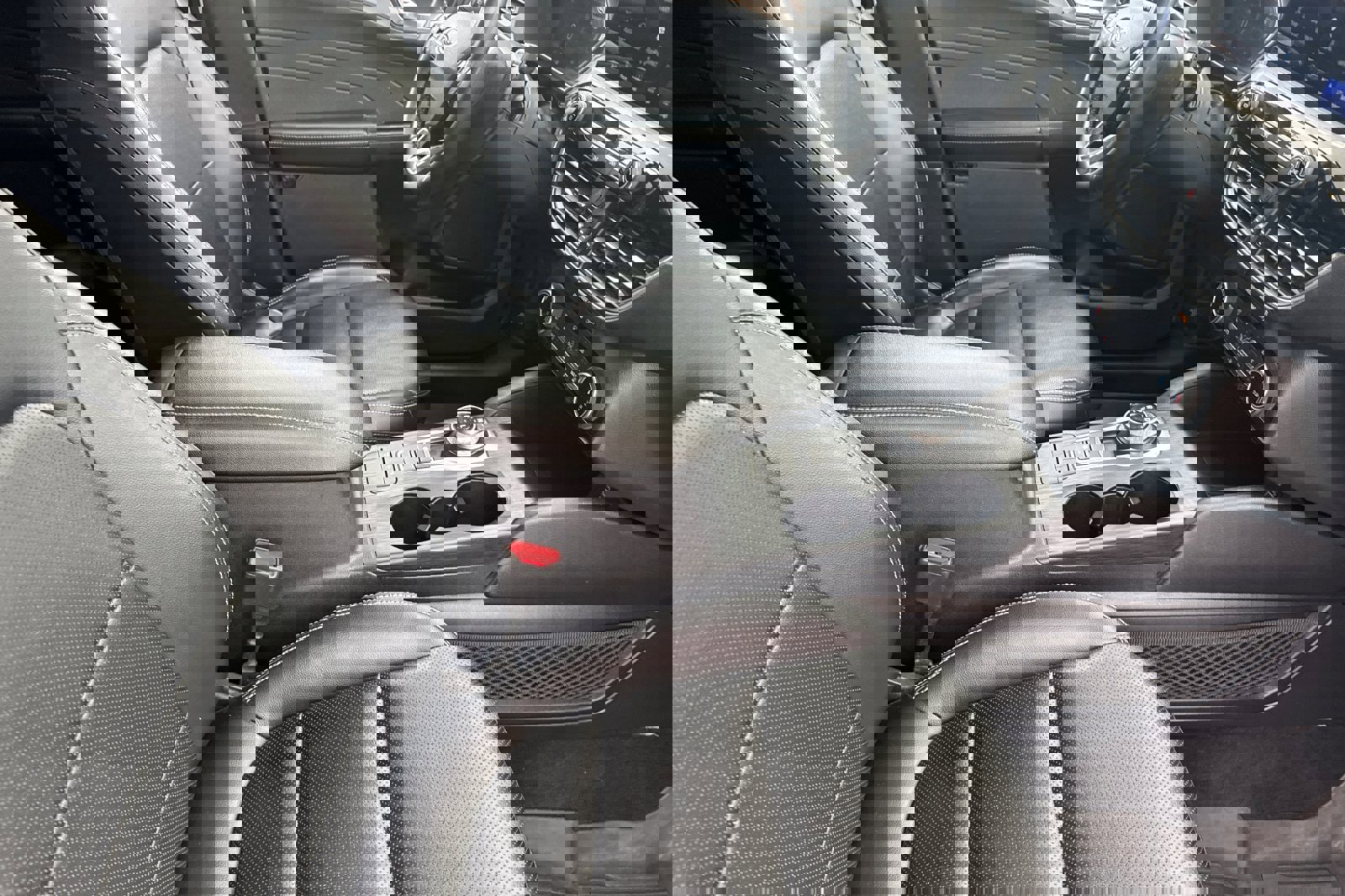 Certified 2022 Ford Escape Titanium image 17