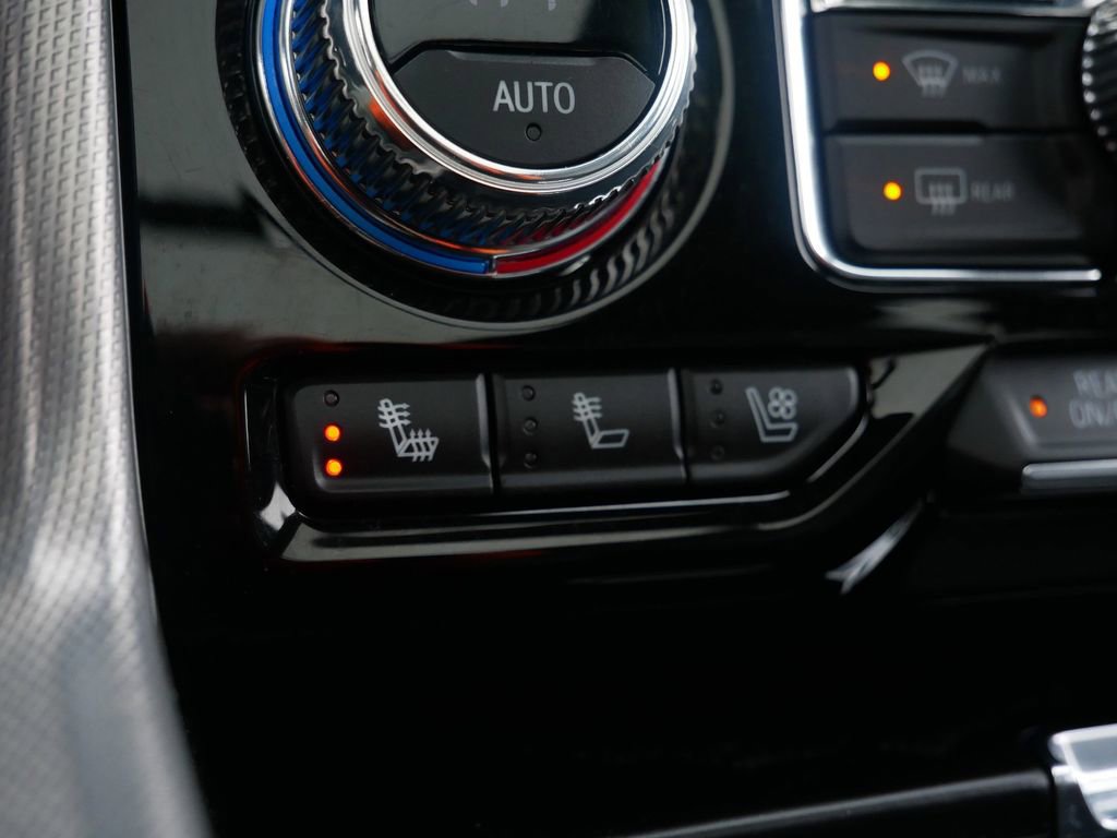 Used 2023 GMC Yukon XL Denali image 26