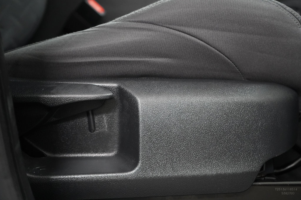 Used 2025 Toyota Tacoma SR5 AWD/4WD image 26