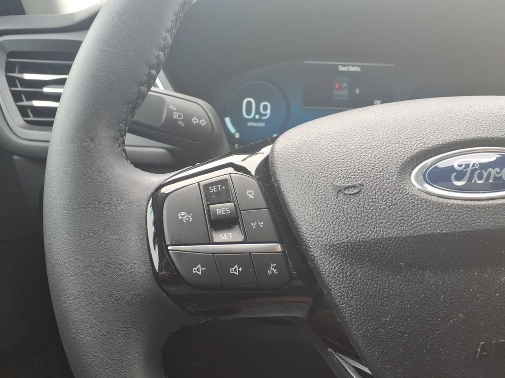 Certified 2023 Ford Escape Platinum w/ Premium Technology Package AWD/4WD image 17