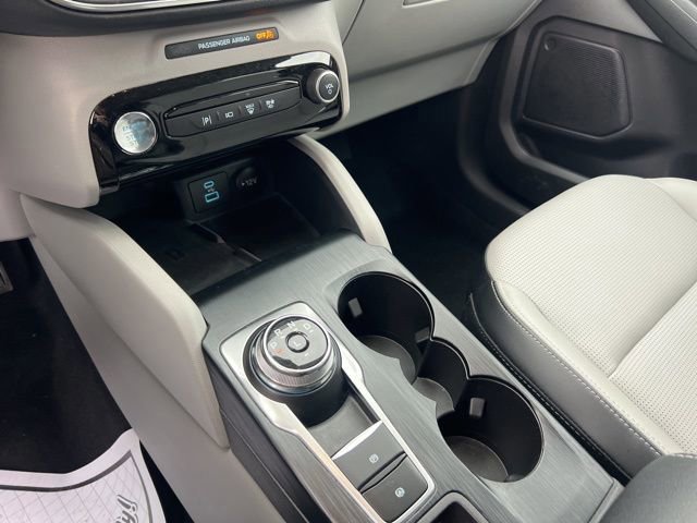 Certified 2023 Ford Escape Platinum w/ Class II Trailer Tow Package image 17