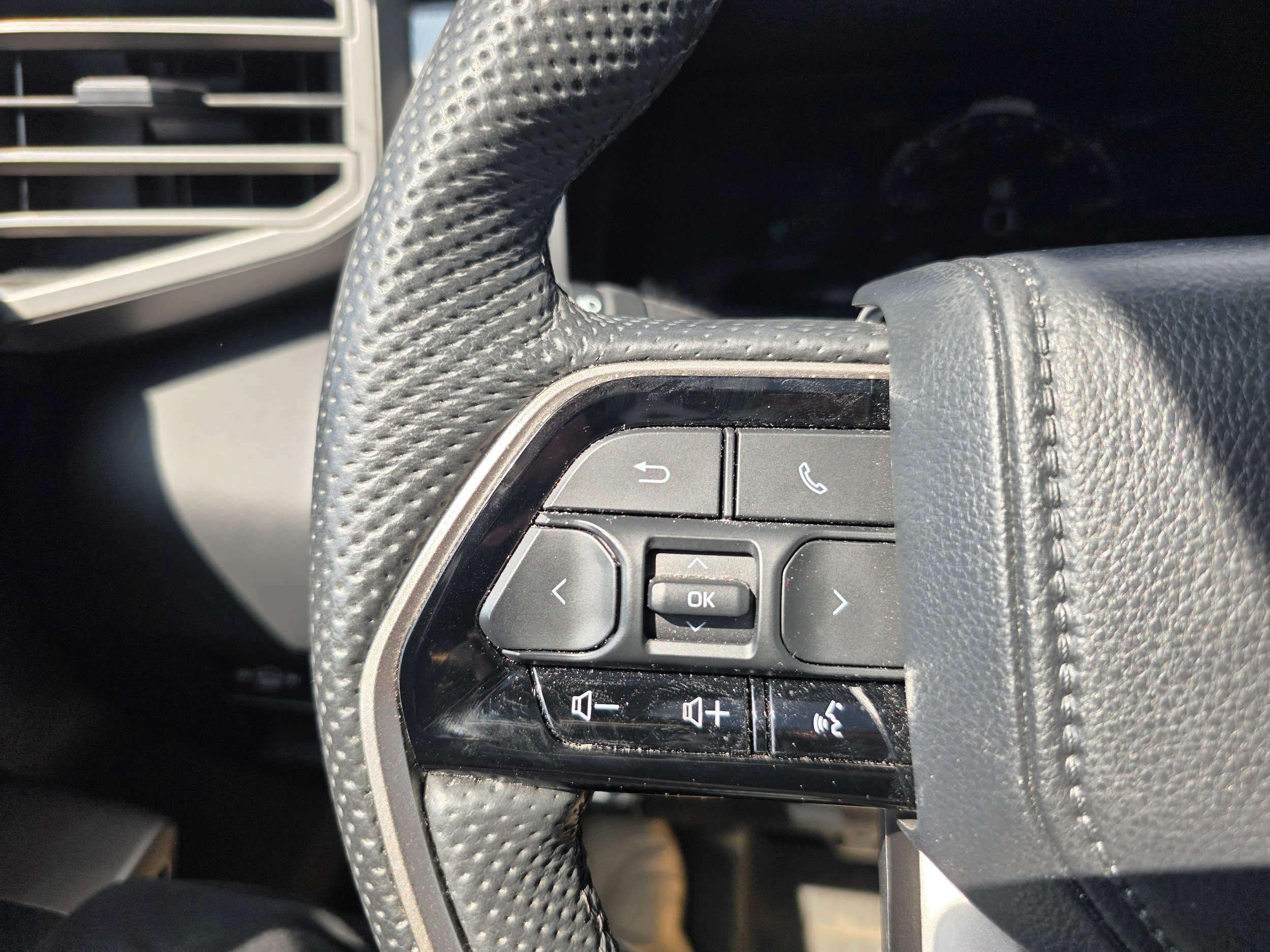 Used 2024 Toyota Sequoia Limited w/ TRD Off-Road Package AWD/4WD image 16