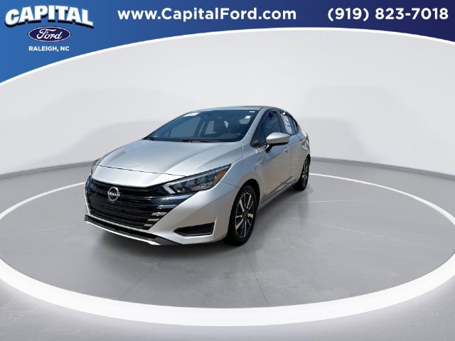 Used 2025 Nissan Versa SV FWD image 4